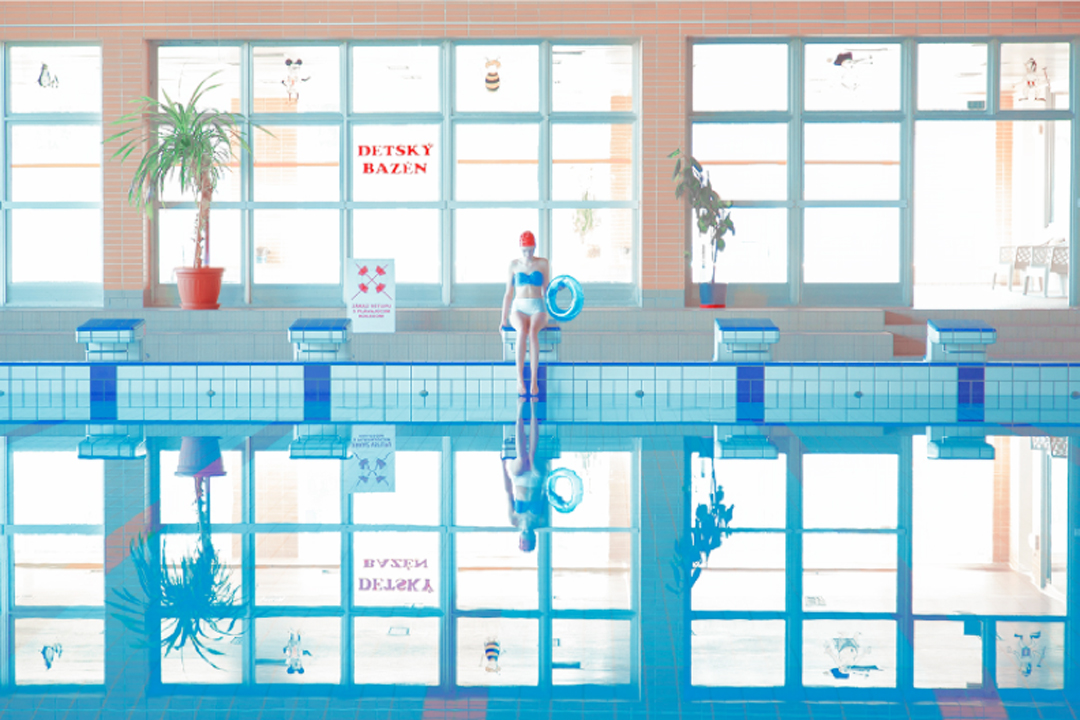 Anexo 11. De la serie Swimming pool. Maria Svarbova